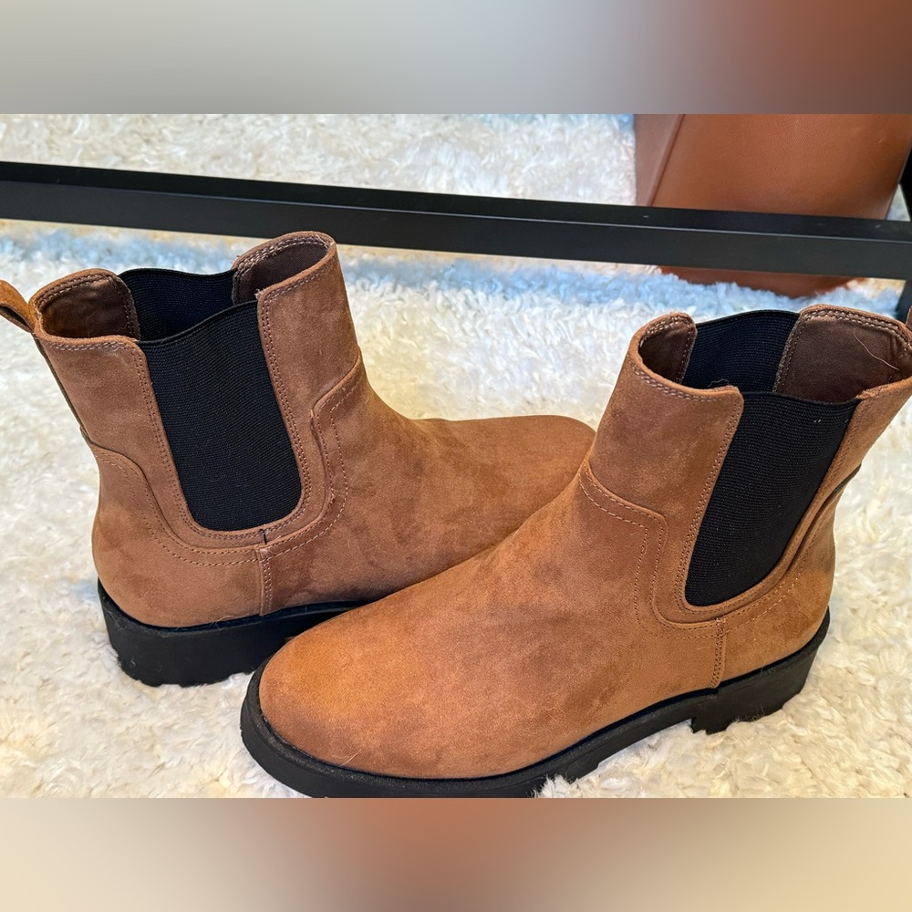 Old Navy Tan Boots
